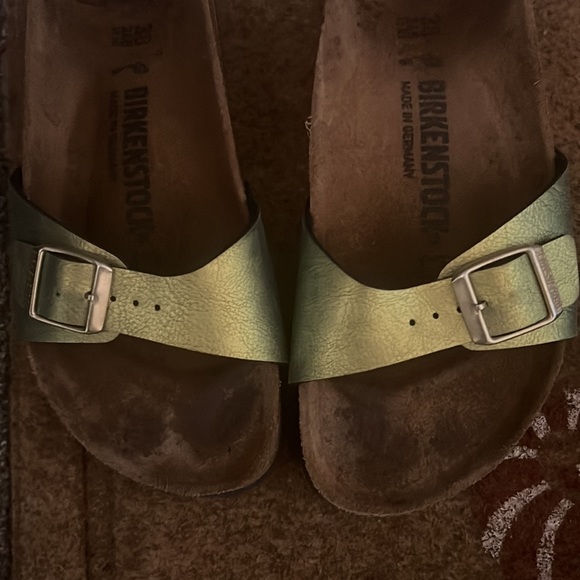 Birkenstocks slides 38 7.5 8 ladies metallic lime green excellent condition - Picture 6 of 6